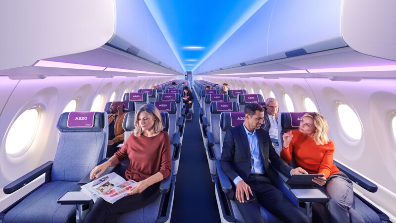 Passagiere in der Airspace-Cabin von Airbus