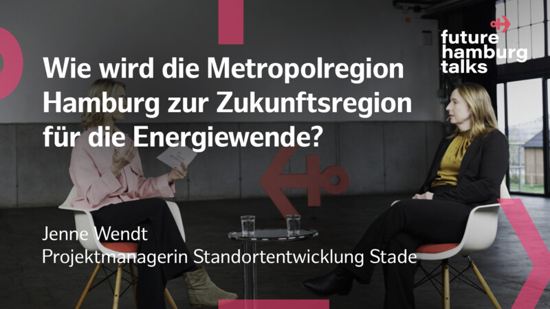 Zwei Frauen im Gespräch bei den Future Hamburg Talks über die Energiewende in der Metropolregion Hamburg.