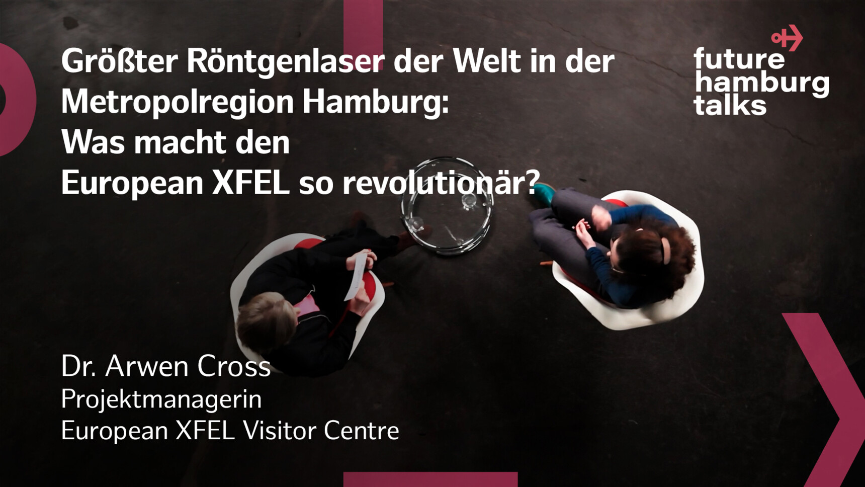 Zwei Personen sitzen im Gespräch, Thema: Größter Röntgenlaser der Welt in der Metropolregion Hamburg.