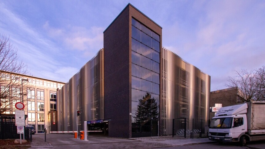Hamburger Hochbahn parking garage at the Lademannbogen location
