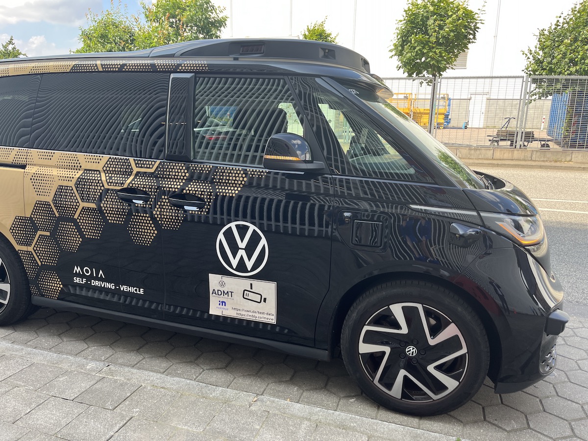 Test of driverless shuttle from Messe Hamburg