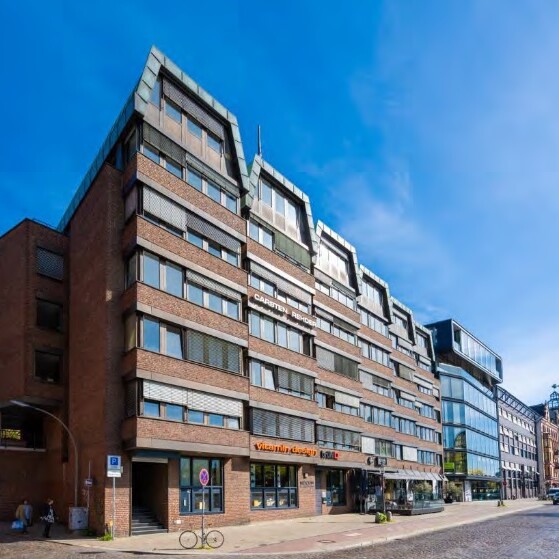 The shared office of klubfaktor and mattrs is located at Grosse Elbstrasse 38 in Hamburg