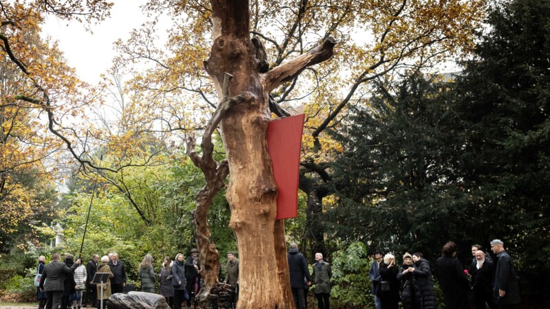 Anlässlich des Jubiläums der Städtepartnerschaft mit Chicago wurde das Projekt Hamburg Tree Art realisiert