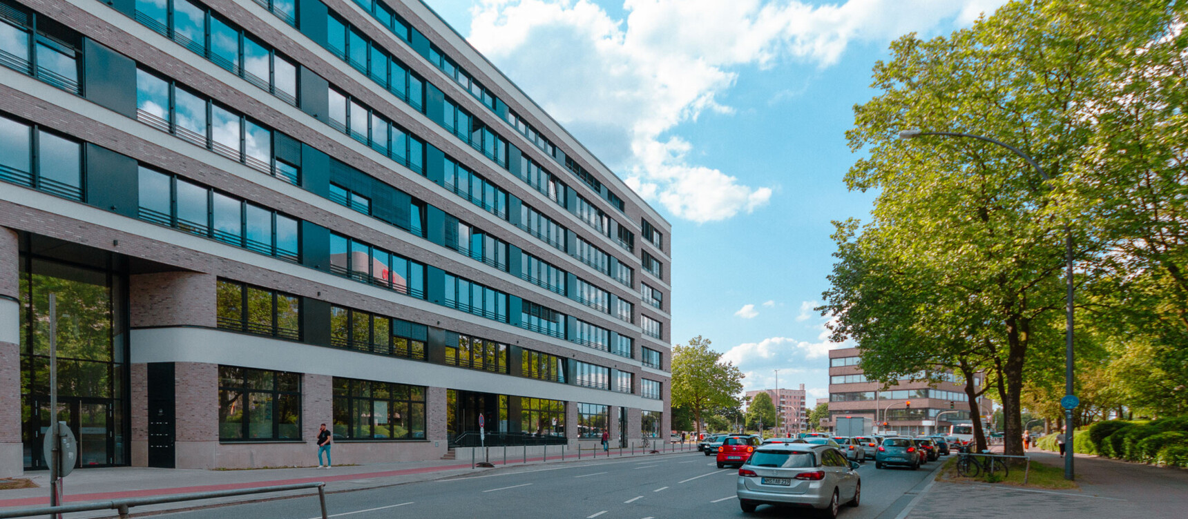 Bürogebäude in der Nähe des Otto-Konzerns