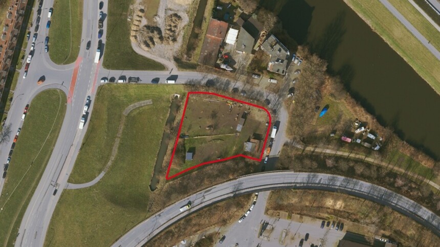 Aerial view of municipal commercial space Ernst-August-Stieg (Hafenrandstraße)“ 