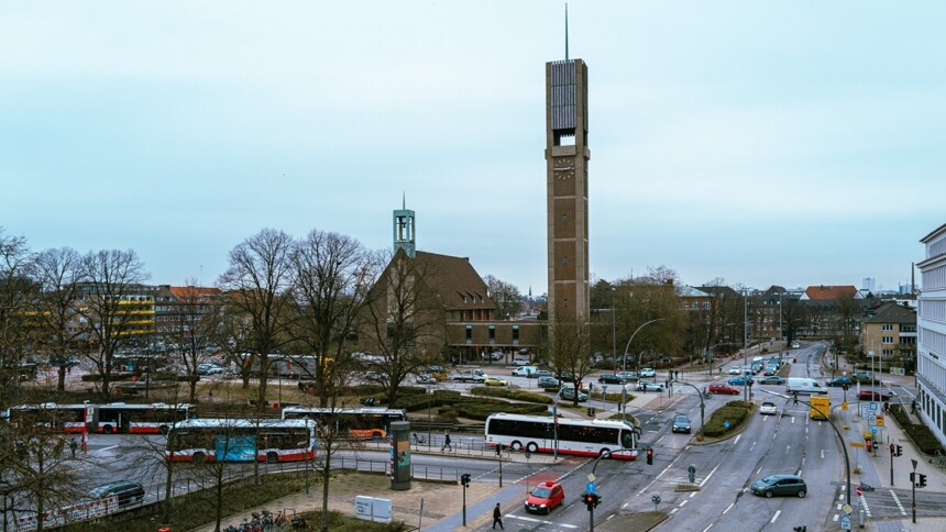 Wandsbek’s commercial centre around Wandsbeker Mark and the Christus church
