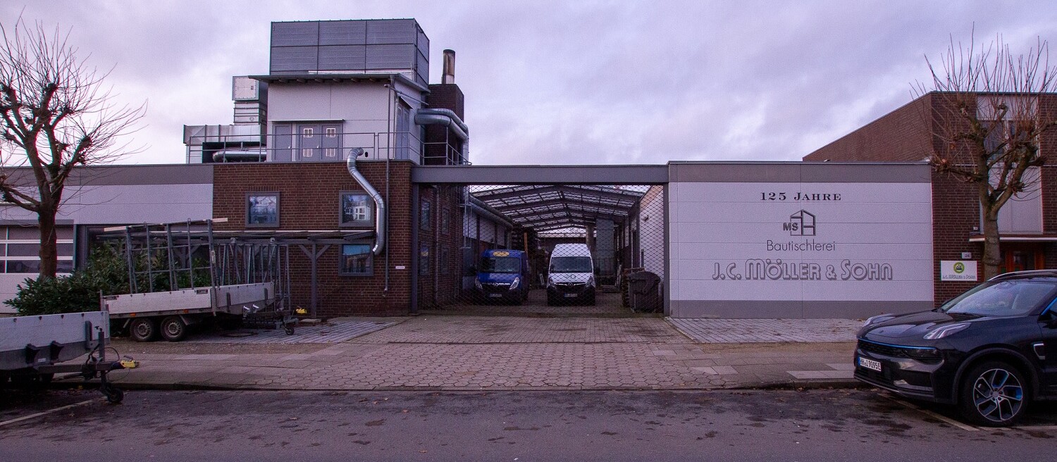 Headquarters of Harry's Fliesenmarkt in the Bornkampsweg/Ruhrstraße industrial estate
