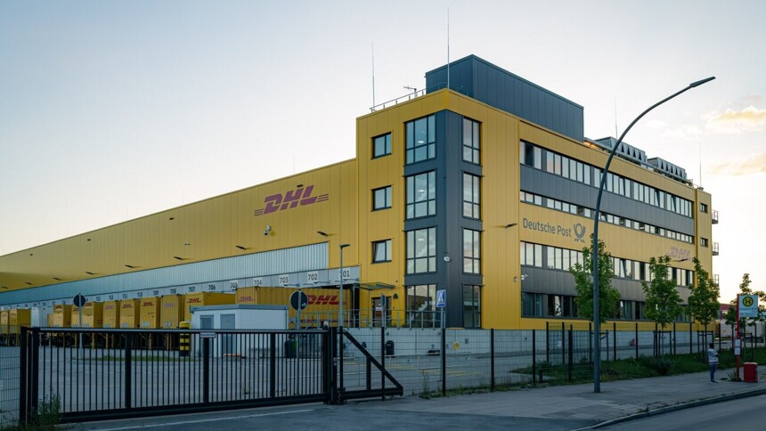 DHL parcel centre in Allermöhe industrial and business area