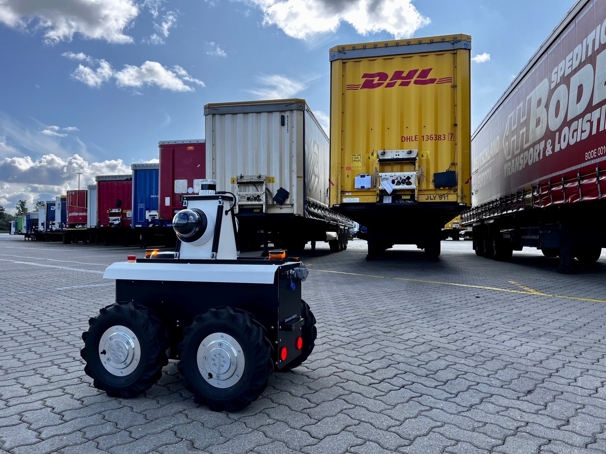 EVE42 robot identifies units autonomously