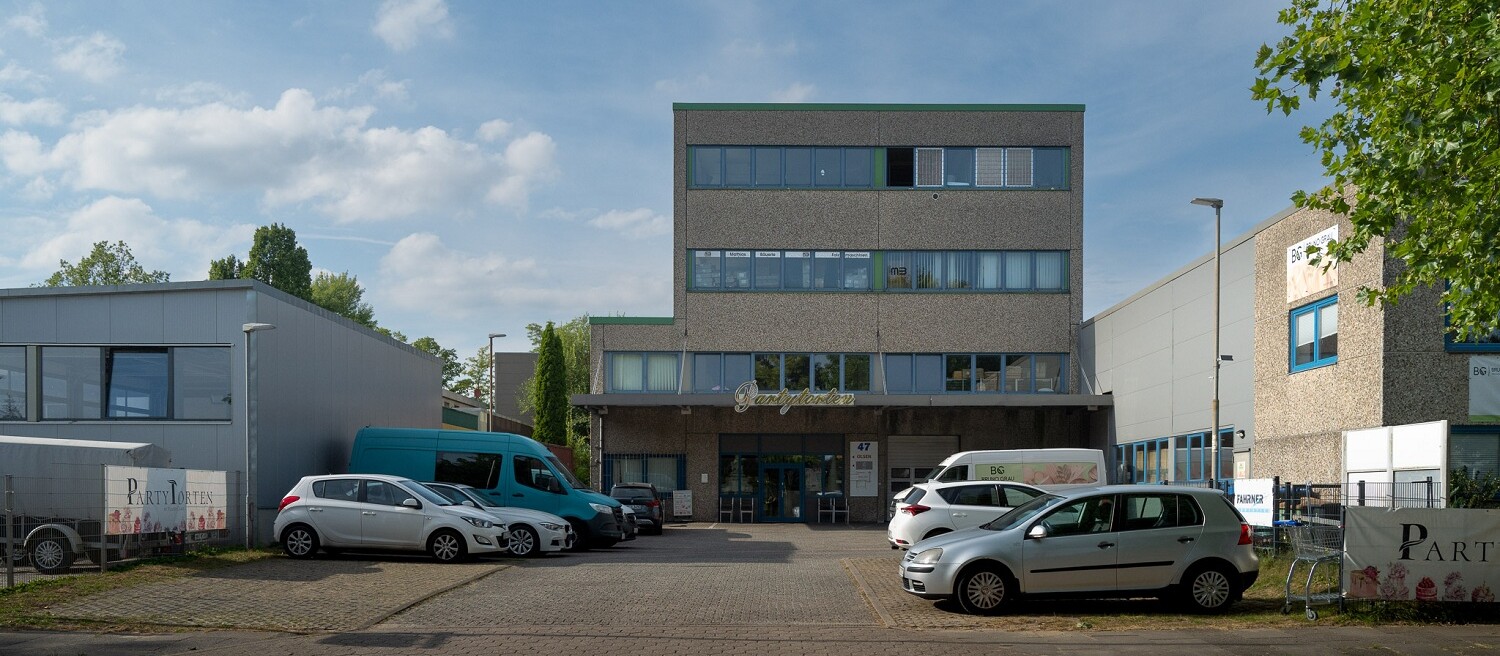 Building of a company for party cake production in the Bargkoppelweg industrial estate