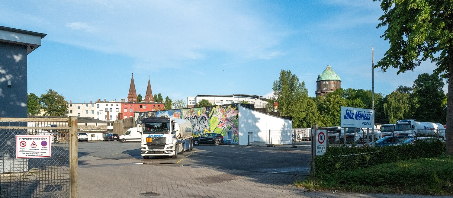 The Johs Martens forwarding company offers logistics solutions for mineral oil, gas and chemical products.