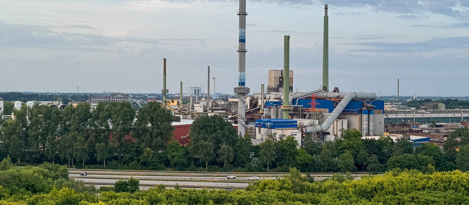 Large industrial plants on the inland island of Peute