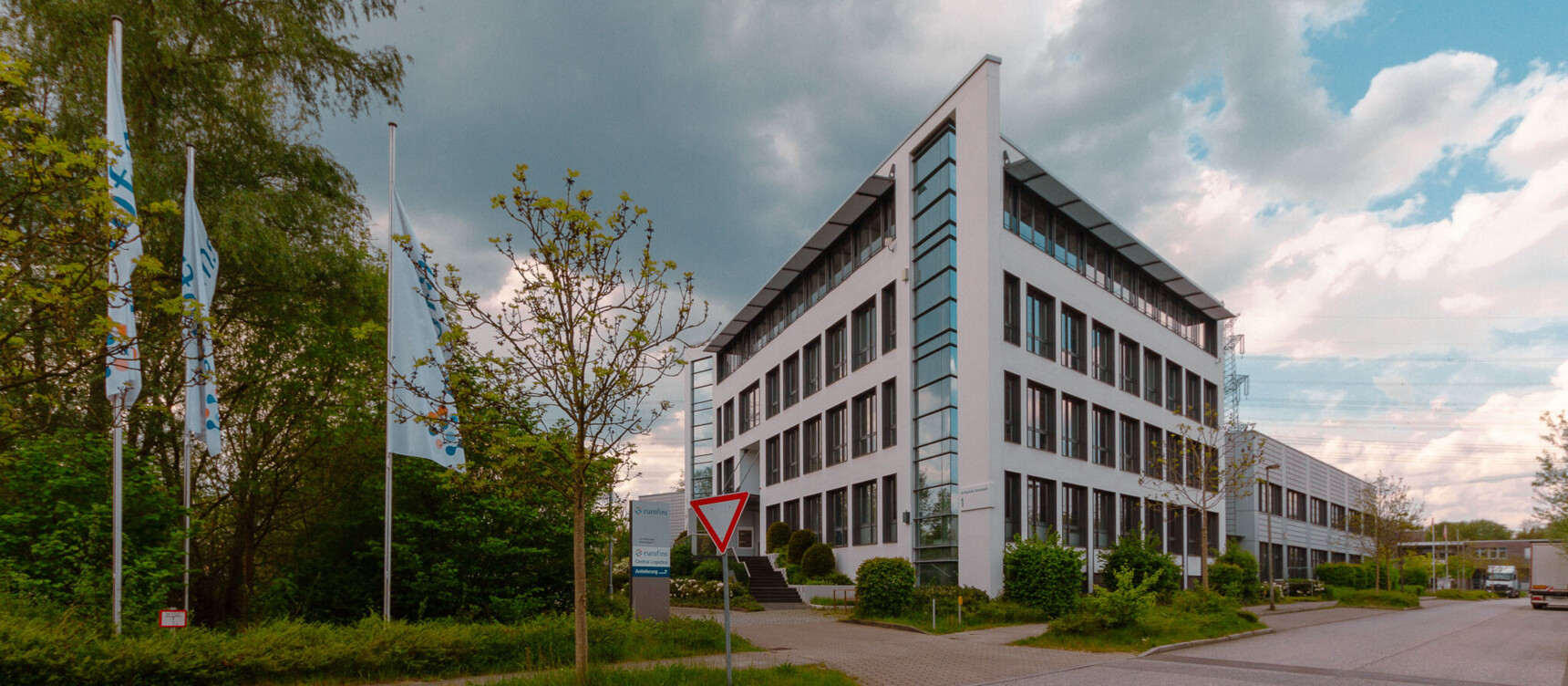 Firmengebäude von eurofins am Neuländer Gewerbepark im östlichen Harburg