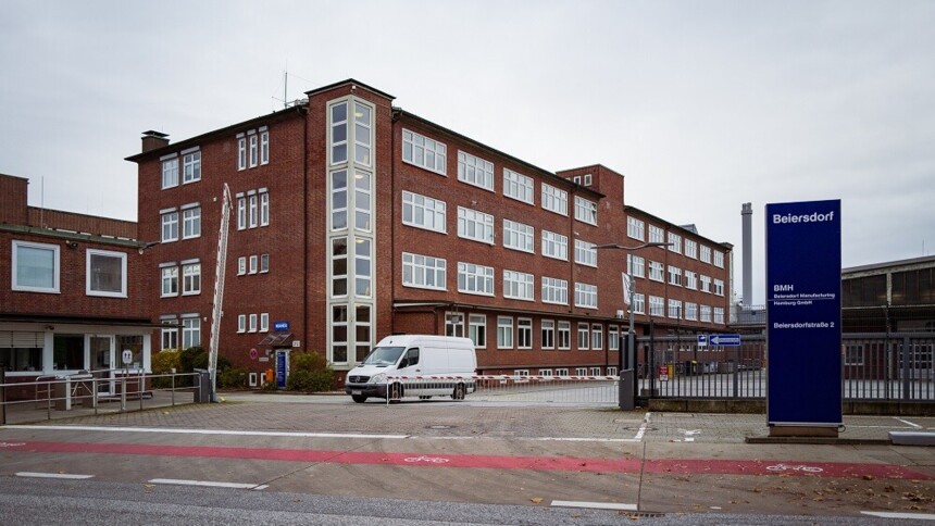 Approach from Beiersdorf on Beiersdorfstraße, which used to be called Troplowitzstraße