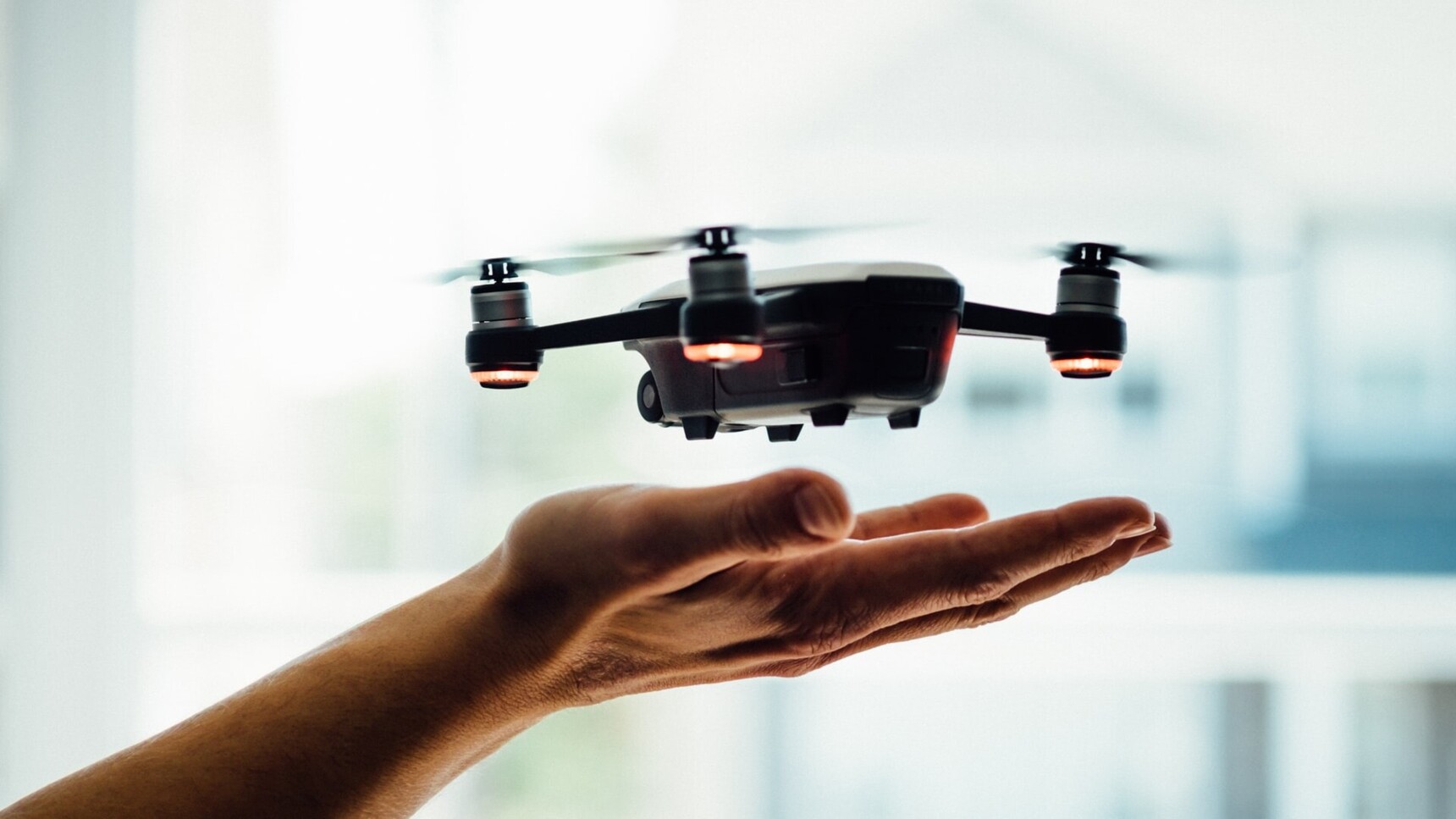 Hamburg Business - Drohnentechnologie: Hamburg ist EU-Modellregion für Urban Air Mobility.