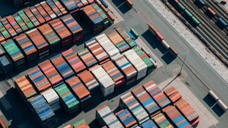 Luftaufnahme von Containern, Symbolbild für Terminal