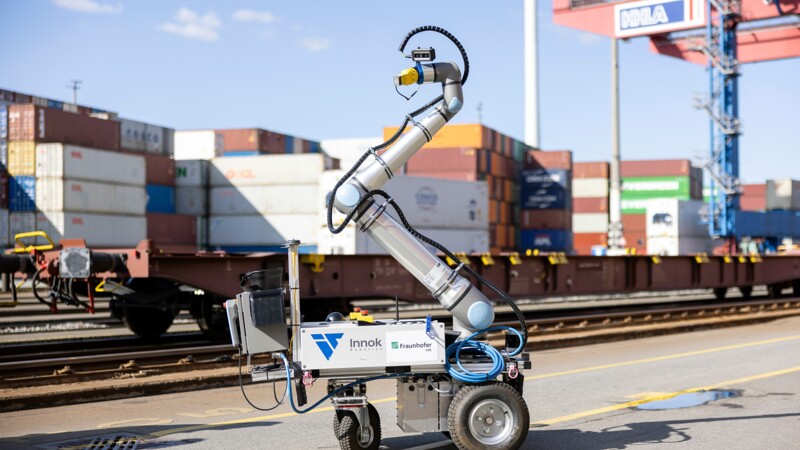 Pin-Handling am HHLA Container Terminal Tollerot